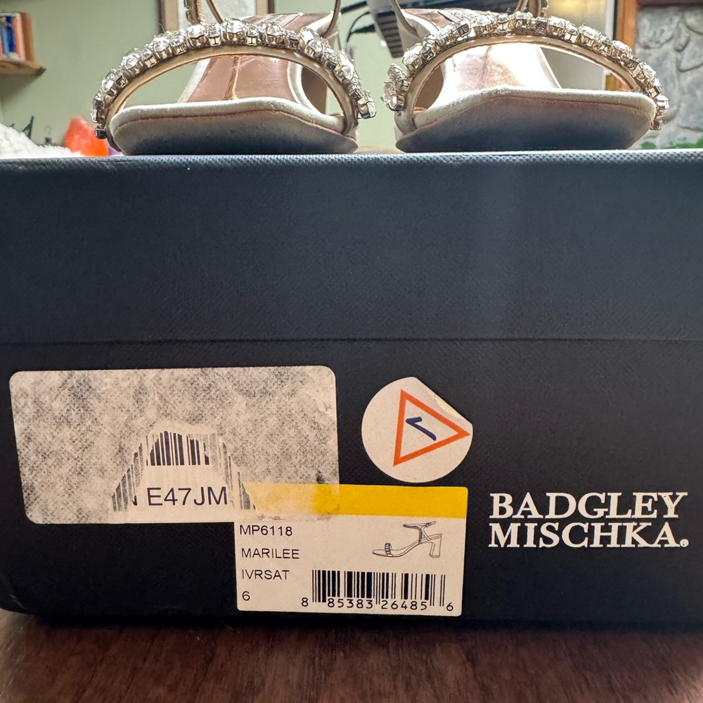 Badgley Mischka Marilee Jeweled Heels Women's Size 6 - Picture 6 of 8